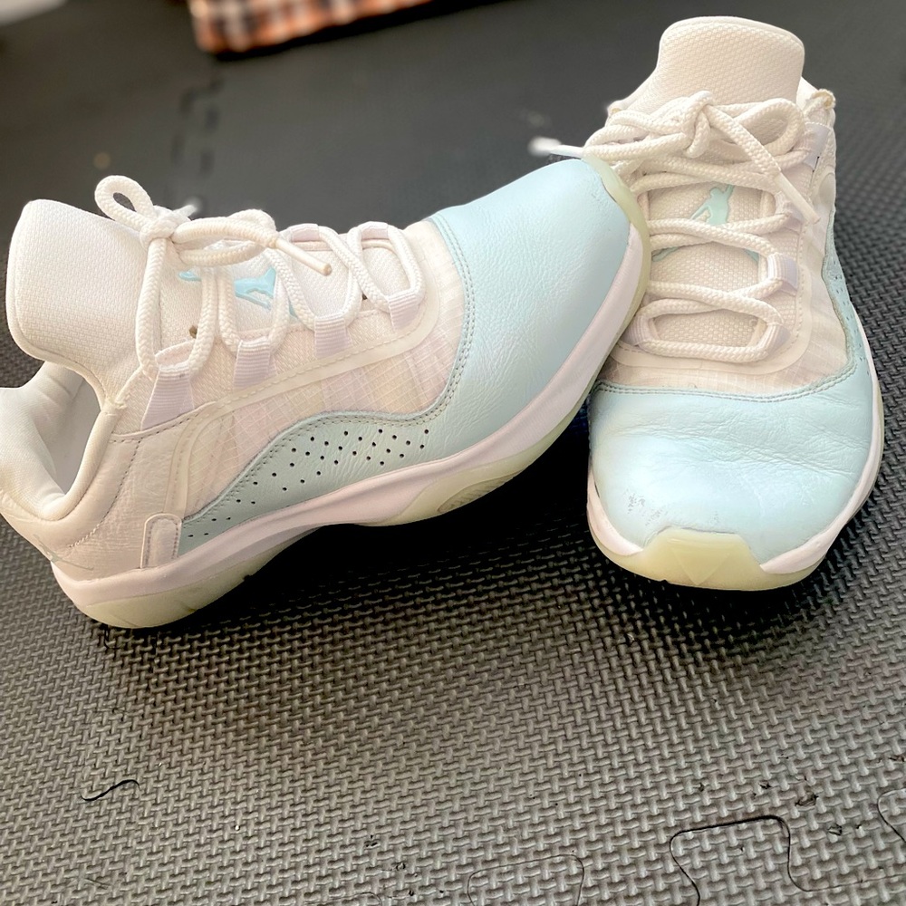 Jordan 11 CMFT Low “Igloo” SZ 7 W